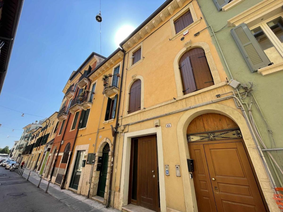 Case Vr Holiday Casa Di Mezzo Verona Exterior photo